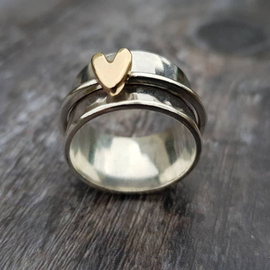 Meloodia – Silverring med hjärtmönster