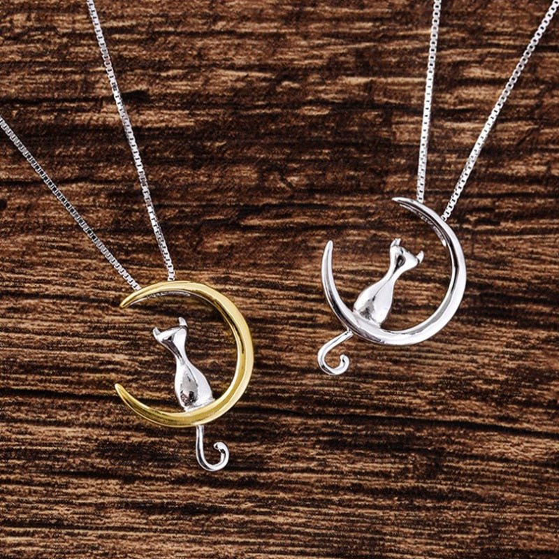 Elegant halsband med katt och halvmåne