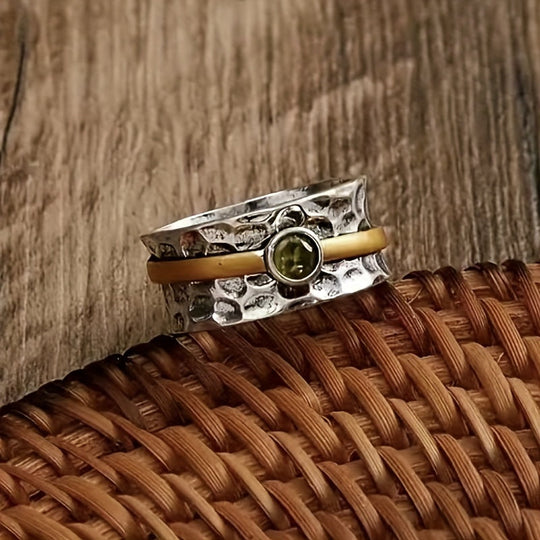 Elegant grön ring med zirkon