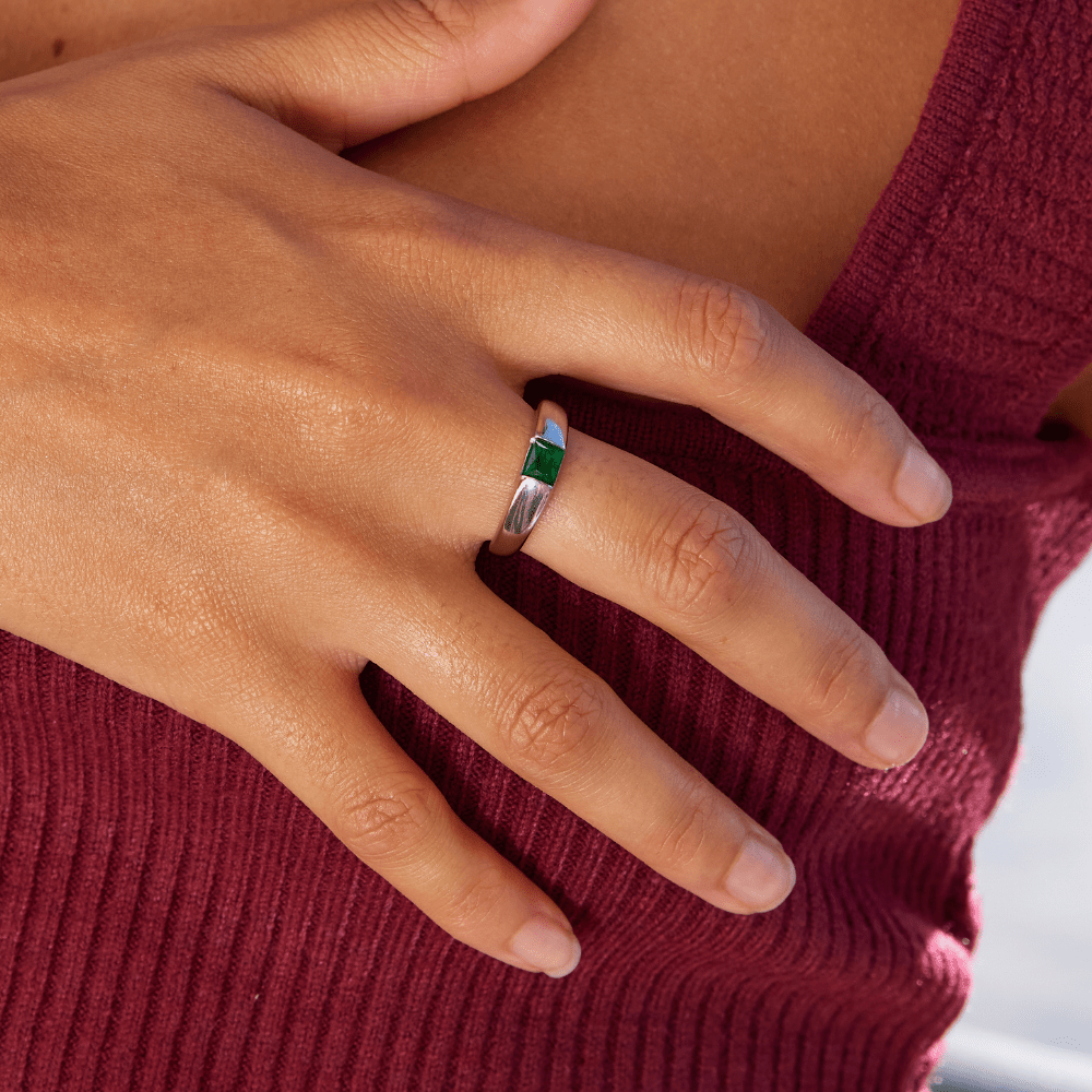 Ember – Silverring med smaragd