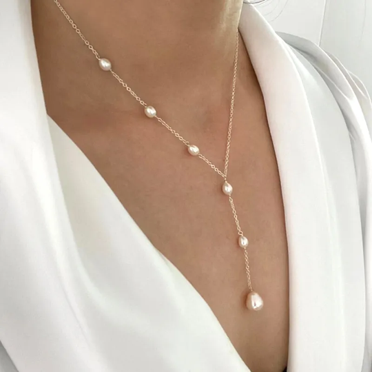 Rubis – Vintagehalsband med pärlhängsmycke