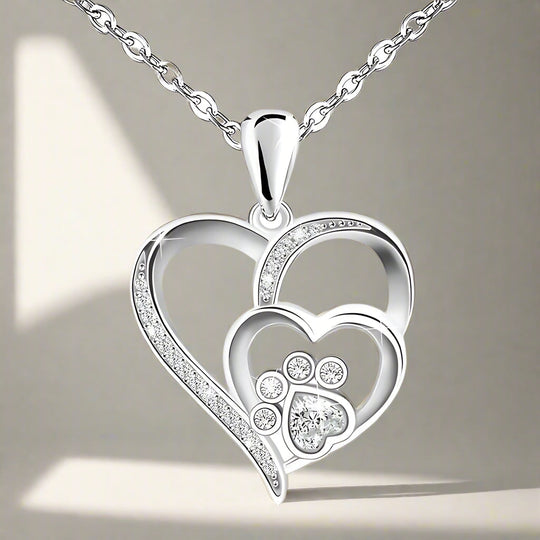 Halsband i sterlingsilver med tassavtryck, hjärta och zirkon